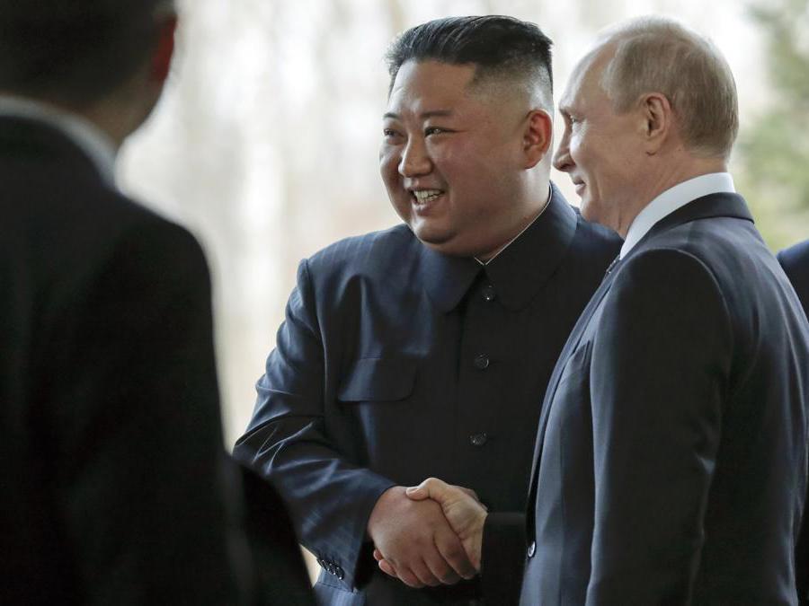 (AP Photo/Alexander Zemlianichenko, Pool)