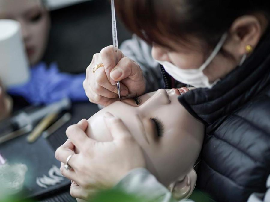 (Afp photo / Fred Dufour /  China-sex-lifestyle, Focus by Joanna Chiu)