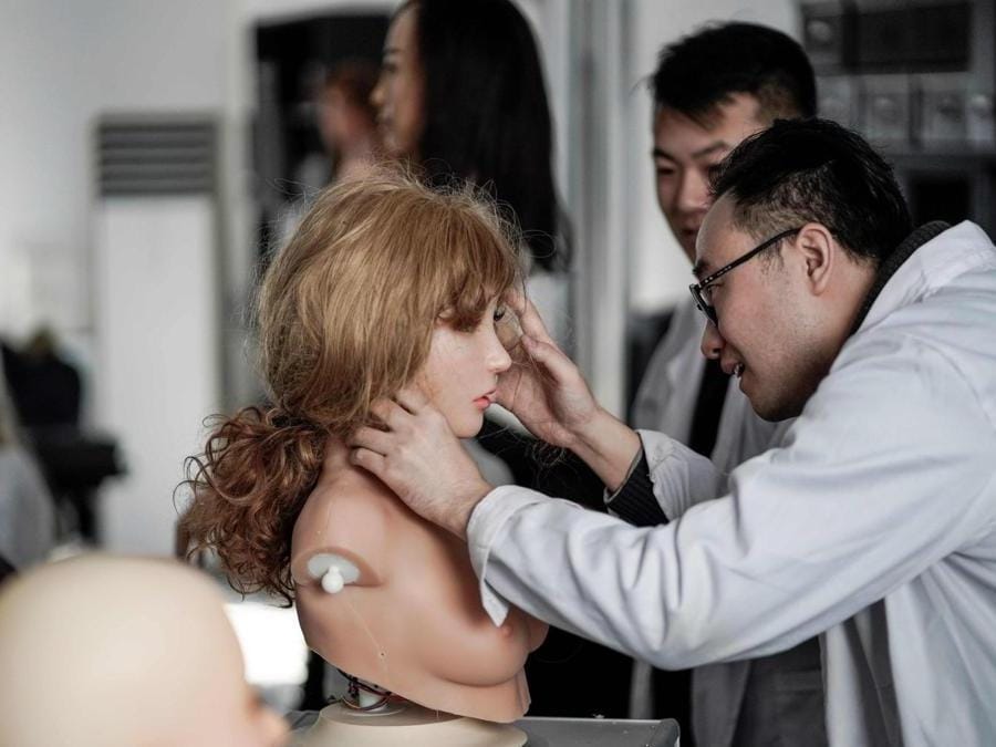 (Afp photo / Fred Dufour /  China-sex-lifestyle, Focus by Joanna Chiu)