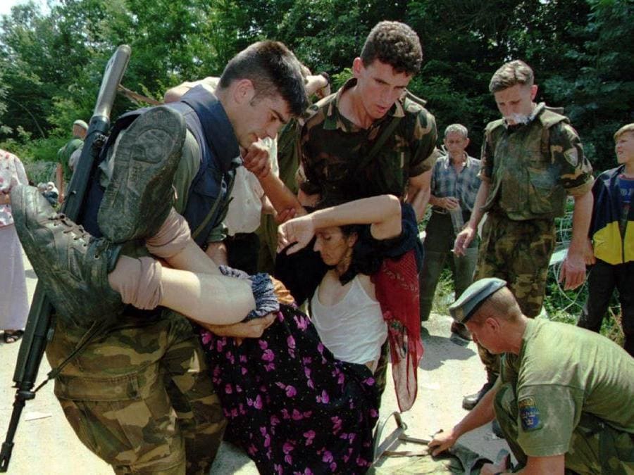 La Strage Di Srebrenica 11 Luglio 1995 In Dieci Giorni Vengono Uccisi 8mila Civili Il Sole 3776
