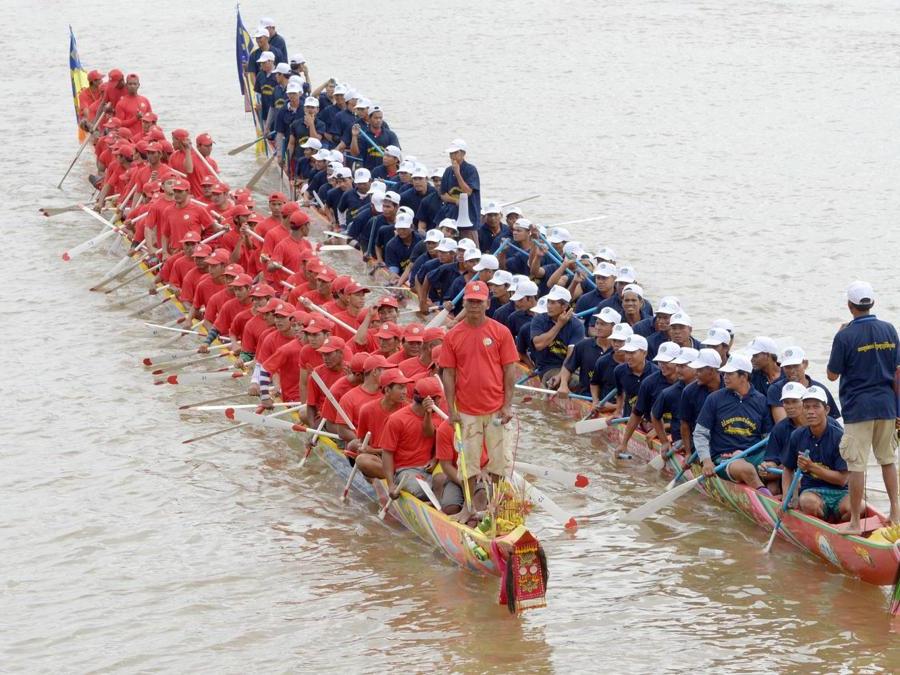 (AFP PHOTO / TANG CHHIN SOTHY)