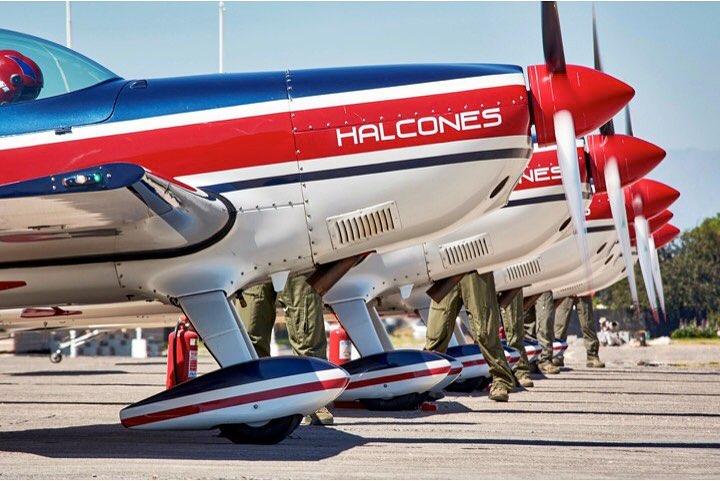 CILE. L' Halcones del Cile”. La squadra acrobatica delle Forze aeree cilene. (www.facebook.com/pg/ESCUADRILLA-HALCONES)
