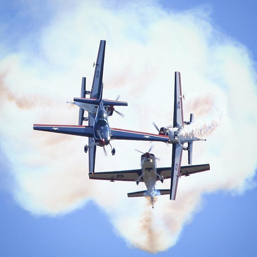 CILE. L' Halcones del Cile”. La squadra acrobatica delle Forze aeree cilene. (www.facebook.com/pg/ESCUADRILLA-HALCONES)