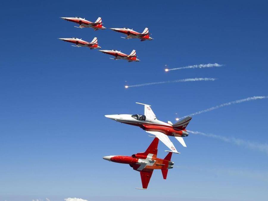 Svizzera. La Patrouille Suisse. La pattuglia acrobatica delle Forze aeree svizzere, creata nel 1964. (www.patrouille-suisse.ch)