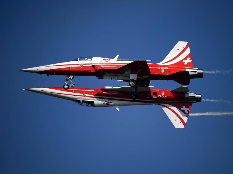Svizzera. La Patrouille Suisse. La pattuglia acrobatica delle Forze aeree svizzere, creata nel 1964. (AFP)