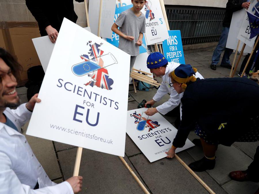 (REUTERS/Peter Nicholls)
