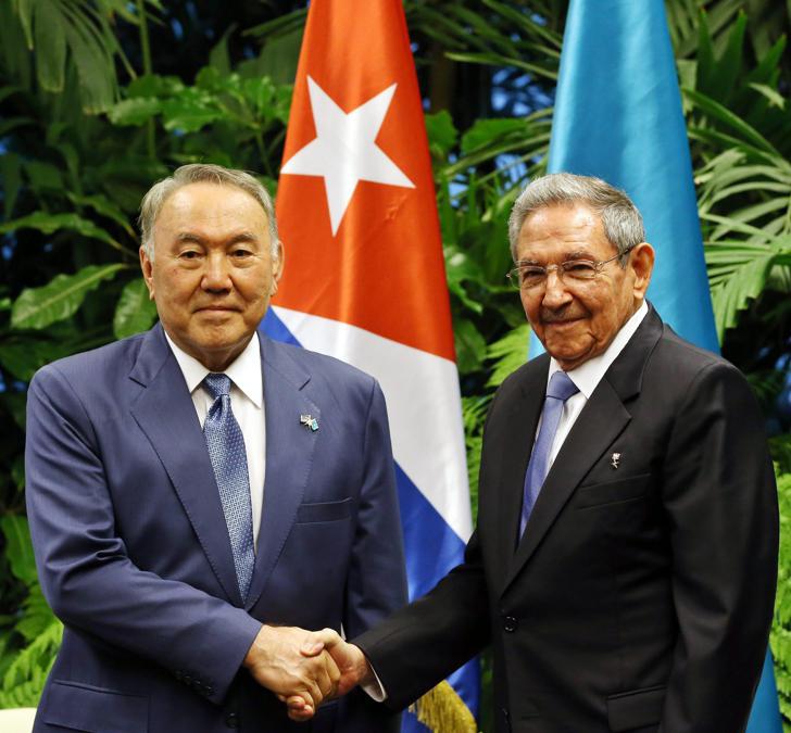2016, Havana, Cuba. Con Raul Castro (Epa)