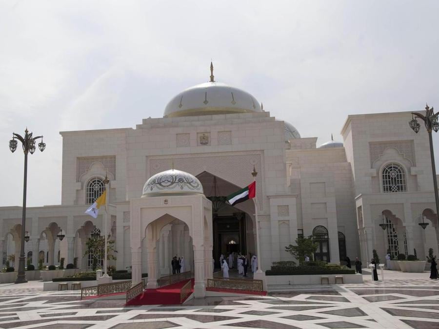Il Palazzo Presidenziale di Abu Dhabi. ANSA/LUCA ZENNARO