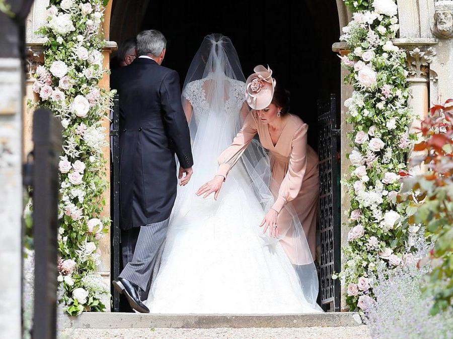 Catherine, duchessa di Cambridge,   Pippa e Michael Middleton (Reuters)