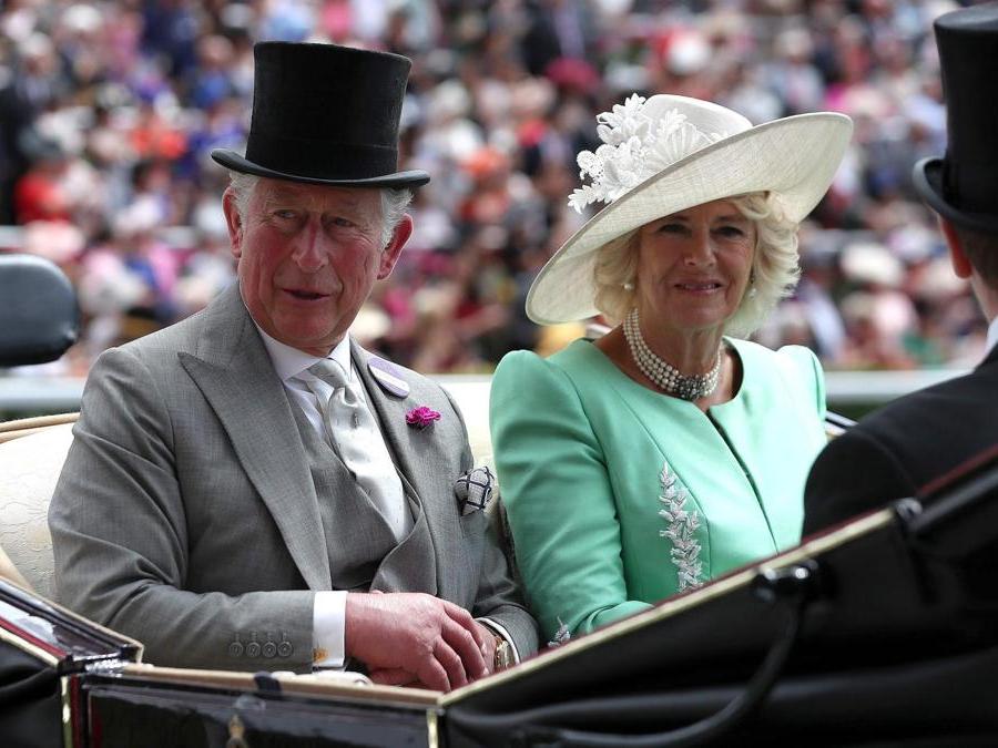 Il principe Carlo d'Inghilterra, Principe di Galles  e sua moglie Camilla duchessa di Cornovaglia.  AFP PHOTO / DANIEL LEAL-OLIVAS