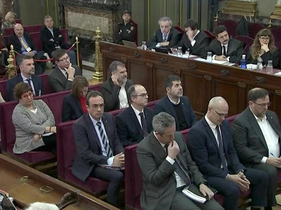 Madrid, Suprema Corte.  Oriol Junqueras, Joaquim Forn, Jordi Turull, Raul Romeva, Dolors Bassa, Josep Rull, Meritxell Borras, Carles Mundo, Santi Vila, Jordi Sanchez, Jordi Cuixart and Carme Forcadell (Reuters)