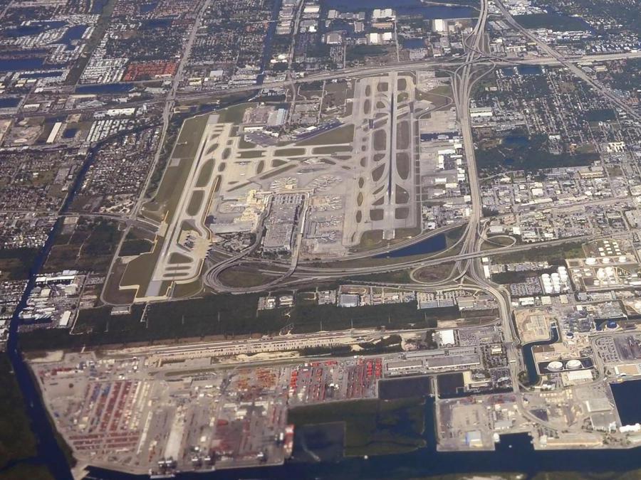 Aeroporto di Fort Lauderdale-Hollywood, Florida, visto dall’alto. (AFP PHOTO / Daniel SLIM)