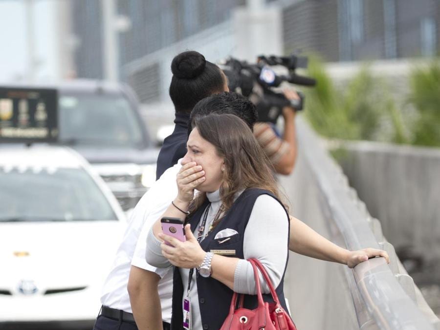 Paura e terrore tra le persone. (AP Photo/Wilfredo Lee)