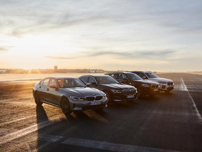 Bmw espande l'elettrificazione della gamma