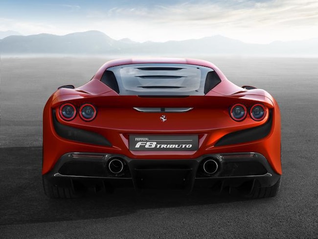 Ferrari F8 Tributo, le prime foto della supercar da 720 cavalli