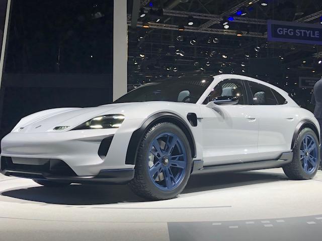 Porsche Mission E Cross Turismo 
