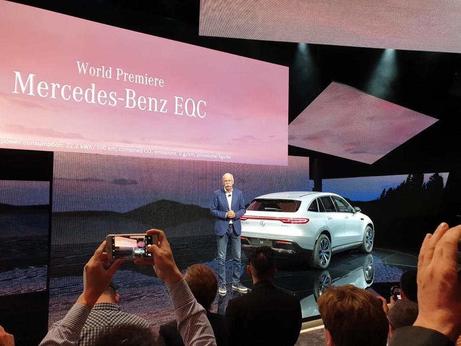 La nuova Mercedes EQC con Dieter Zetsche numero uno di Daimler (credit Mario Cianflone)