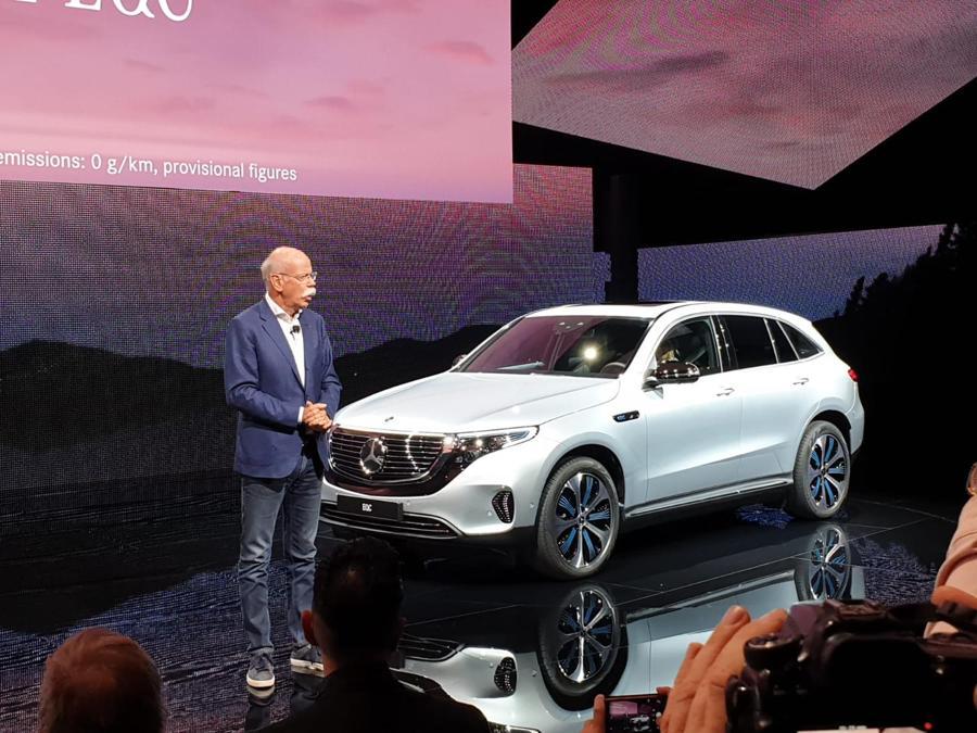 La nuova Mercedes EQC con Dieter Zetsche numero uno di Daimler (credit Mario Cianflone)
