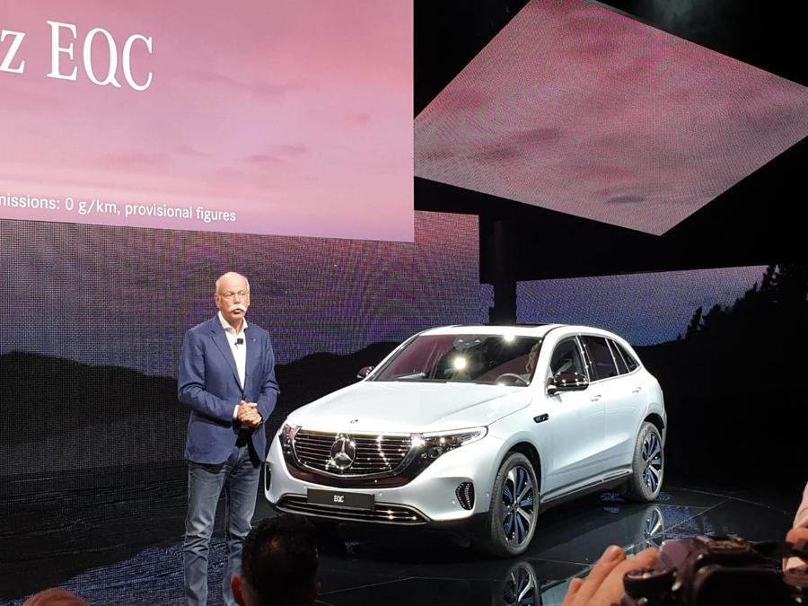 La nuova Mercedes EQC con Dieter Zetsche numero uno di Daimler (credit Mario Cianflone)