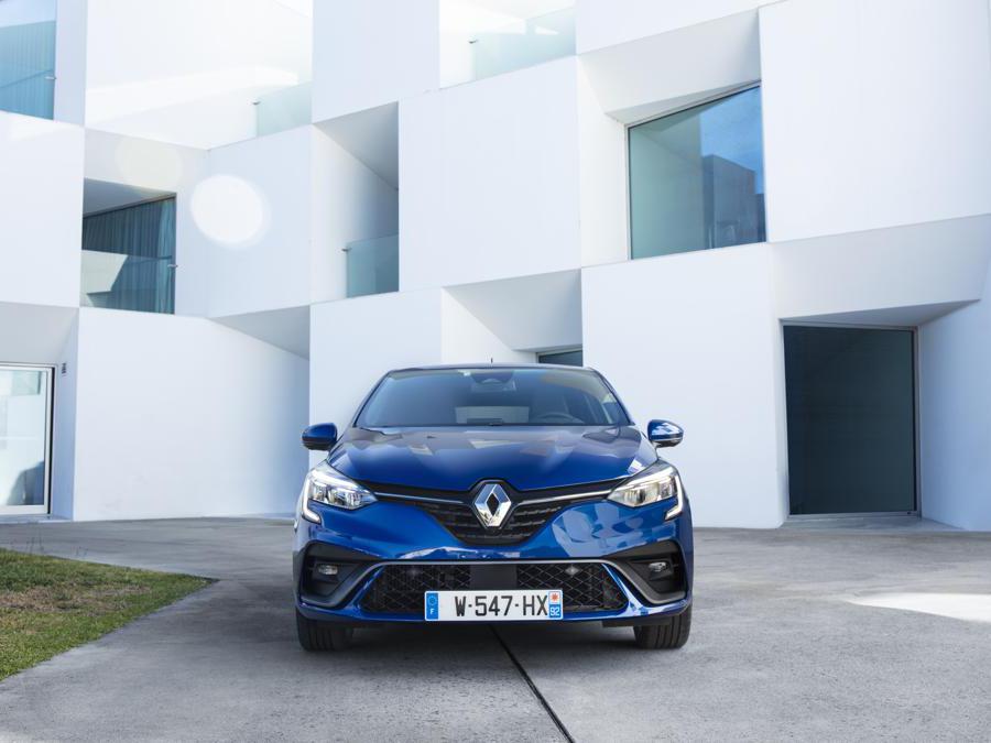 Nuova Renault Clio, tutte le foto del debutto in strada Il Sole 24 ORE