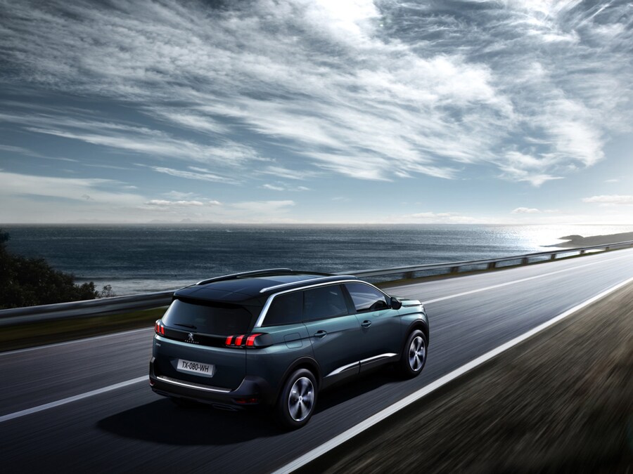 Peugeot 5008: e se il nuovo SUV fosse così? 