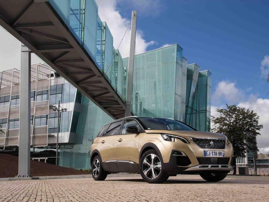 Peugeot 5008: e se il nuovo SUV fosse così? 