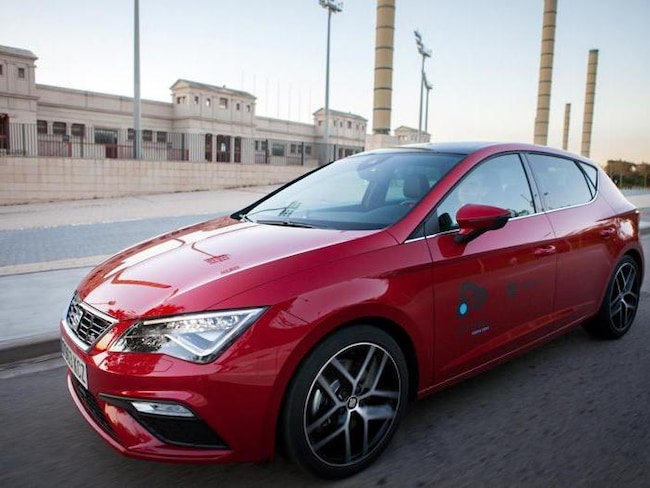 Seat Leon Cristobal, l'auto diventa un «angelo custode»