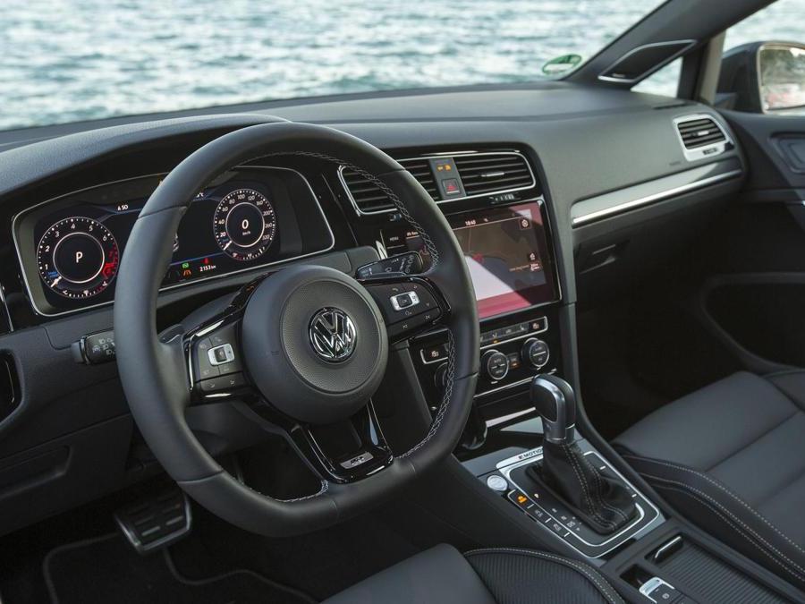 Golf  R
