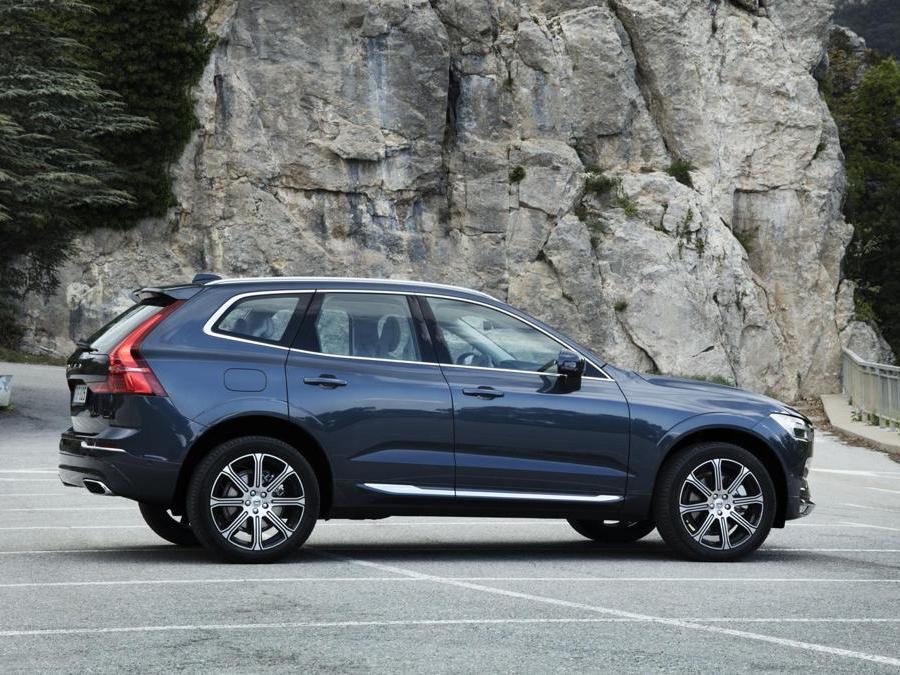 New Volvo XC60 - T6