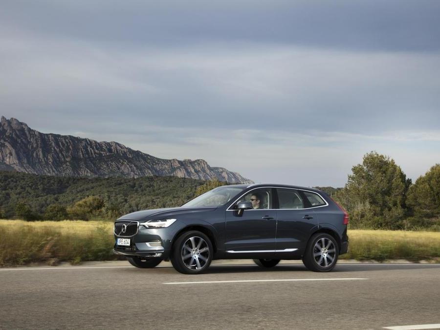 New Volvo XC60 - T6