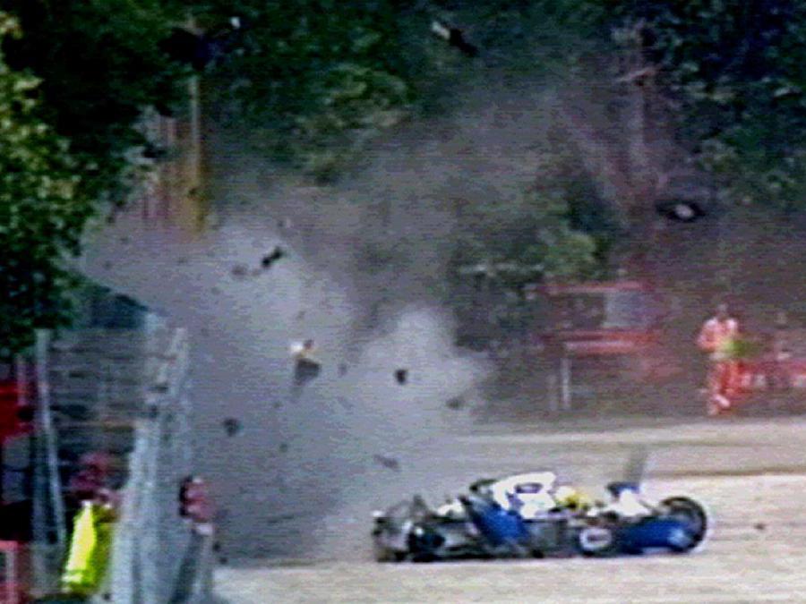 L’incidente di Ayrton Senna a Imola, il 1° maggio 1994. (Reuters)  