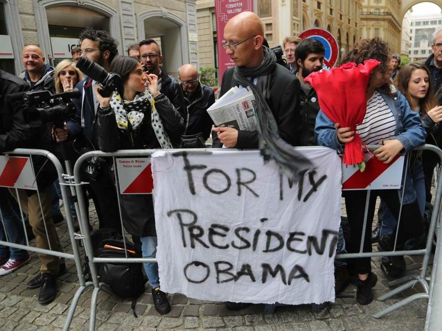 Attesa per l'arrivo dell'Ex Presidente degli Stati Uniti Barack Obama all'hotel Park Hyatt. (Massimo Alberico)