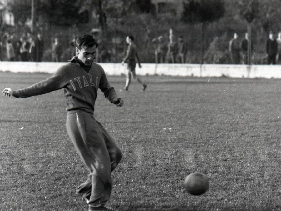 1961, in allenamento con la tuta dell'Italia (Olycom)