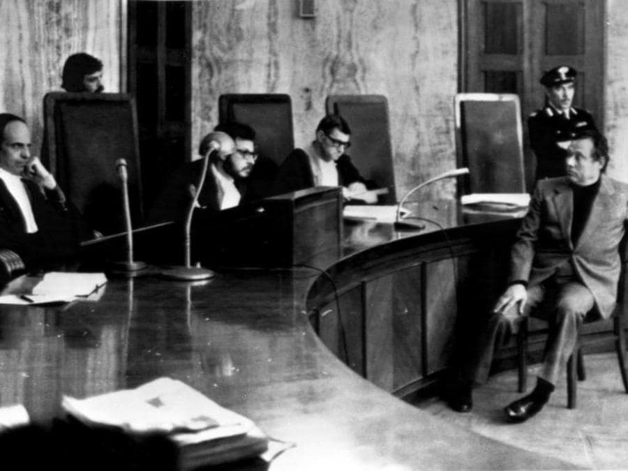 Luciano Liggio durante il processo pei i rapimenti di Torrielli, Montelera e Baroni. MIlano, 20 giugno 1976. ANSA