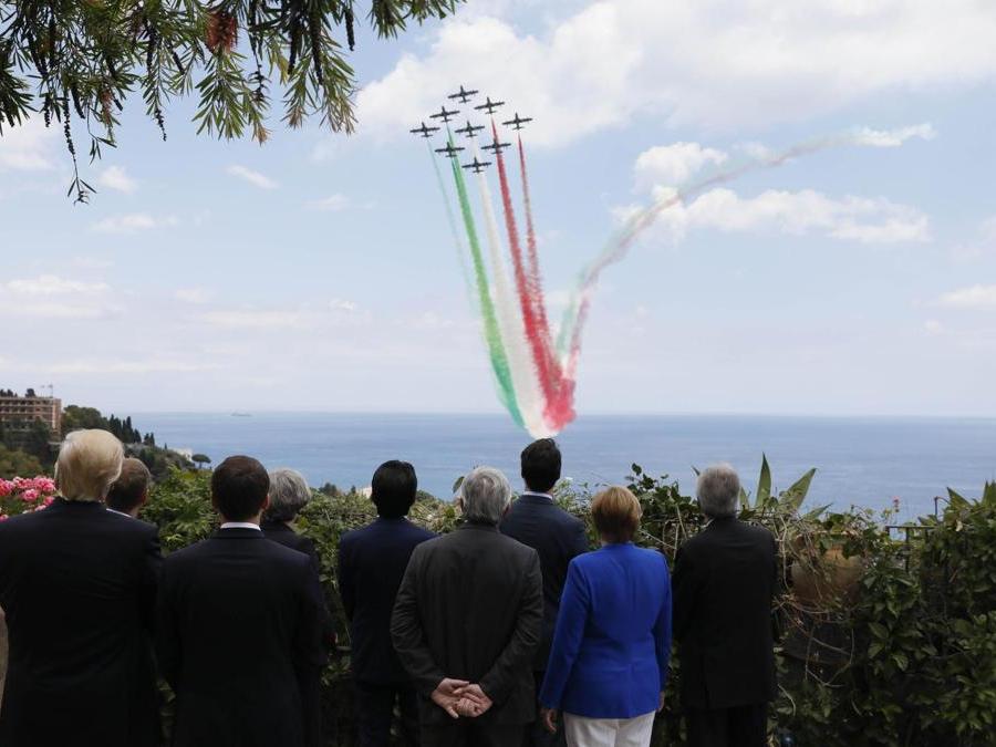 L’esibizione delle Frecce Tricolori (AFP PHOTO / POOL / JONATHAN ERNST)