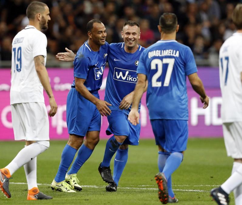 Antonio Cassano e Cafu  (AP Photo/Antonio Calanni)