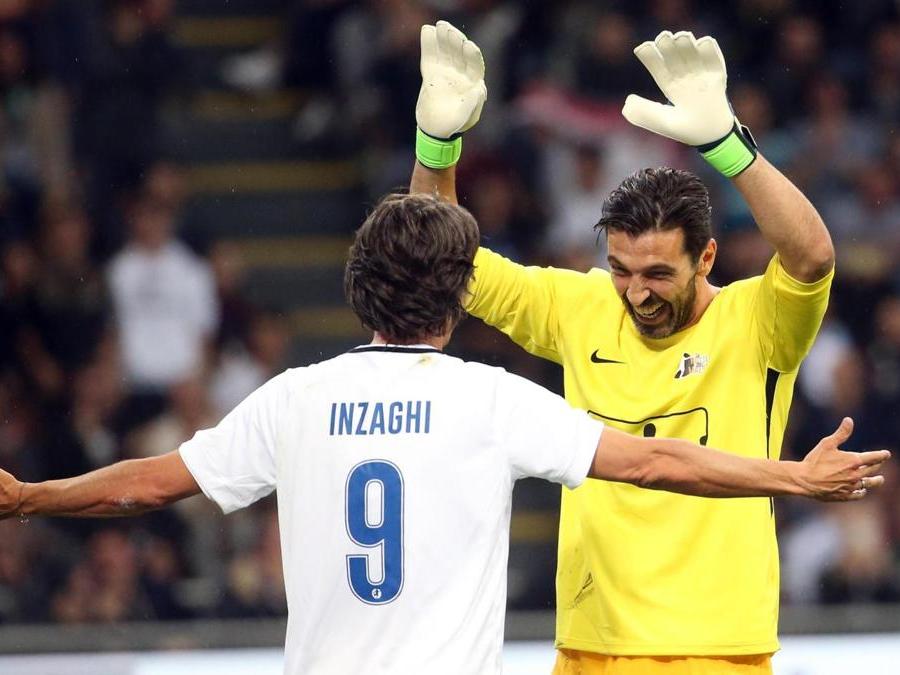 Gianluigi Buffon e Filippo Inzaghi (ANSA/MATTEO BAZZI)