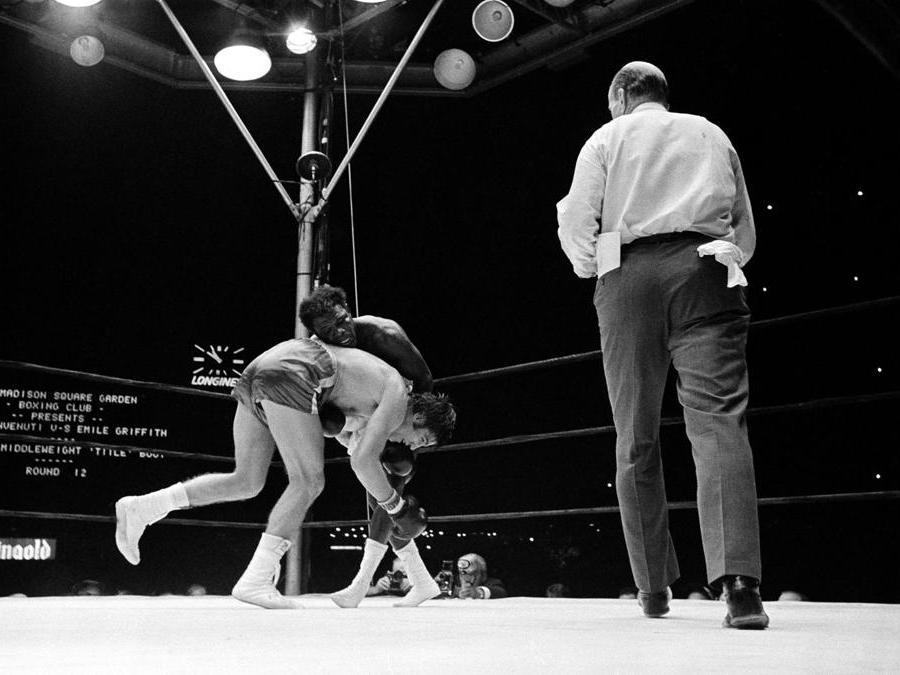  Emile Griffith riconquista il titolo il 29 settembre 1967 allo Shea Stadium di New York (AP Photo)
