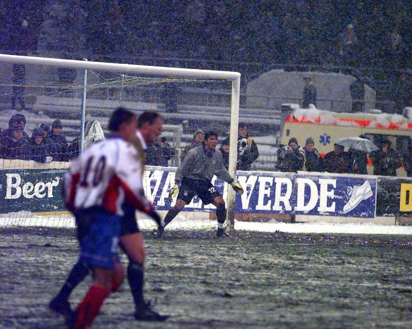 1997  - Partita di andata dello spareggio di qualificazione ai Mondiali Russia-Italia 1-1.  Gianluigi Buffon al suo  esordio in Nazionale (foto IPP/Alberto Sabattini)