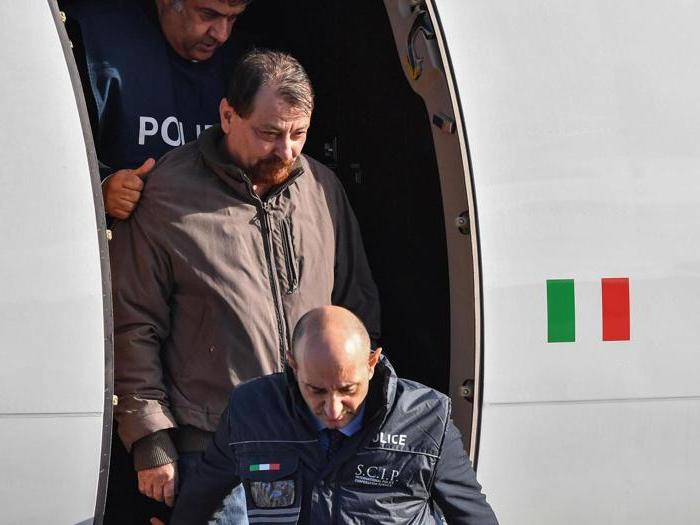 Cesare Battisti, l'arresto del terrorista latitante