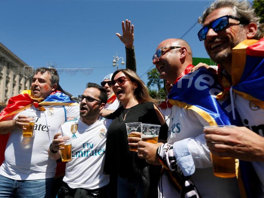 Champions League, Kiev «invasa» dai tifosi di Real Madrid e Liverpool - Il Sole 24 ORE