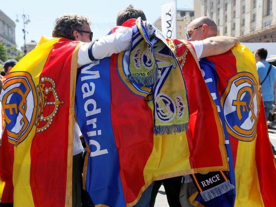 Champions League, Kiev «invasa» dai tifosi di Real Madrid e Liverpool - Il Sole 24 ORE