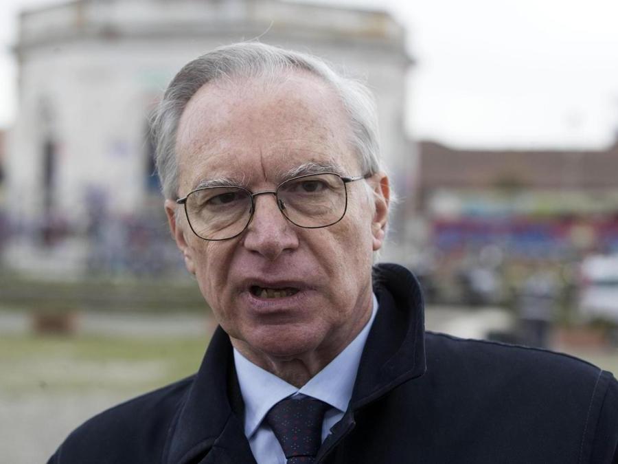 Guglielmo Epifani alla presentazione del Movimento Democratici e Progressisti, che nasce alla sinistra del Pd, 25 febbraio 2017 a Roma. ANSA/ MASSIMO PERCOSSI