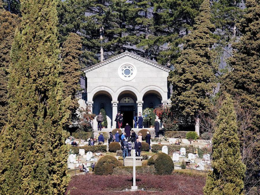 Un momento del funerale di Marella Caracciolo   (Ansa/Alessandro Di Marco)