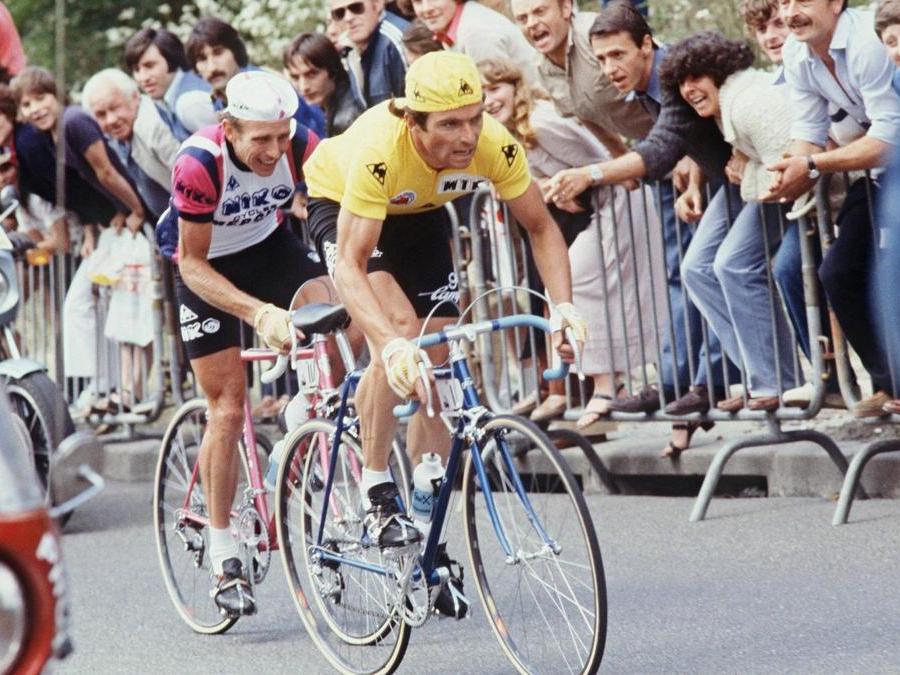 Il francese Bernard Hinault, vincitore di cinque Tour de France, nel 1978, 1979, 1981, 1982 e 1985. (AFP)