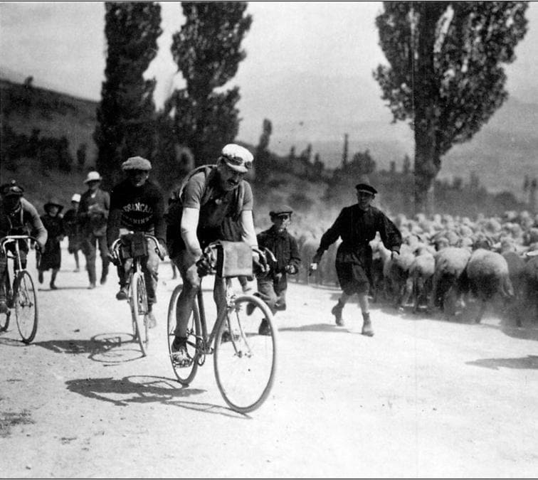 Il francese Lucien Petit-Breton, vincitore di due Tour de France, nel 1907 e nel 1908.