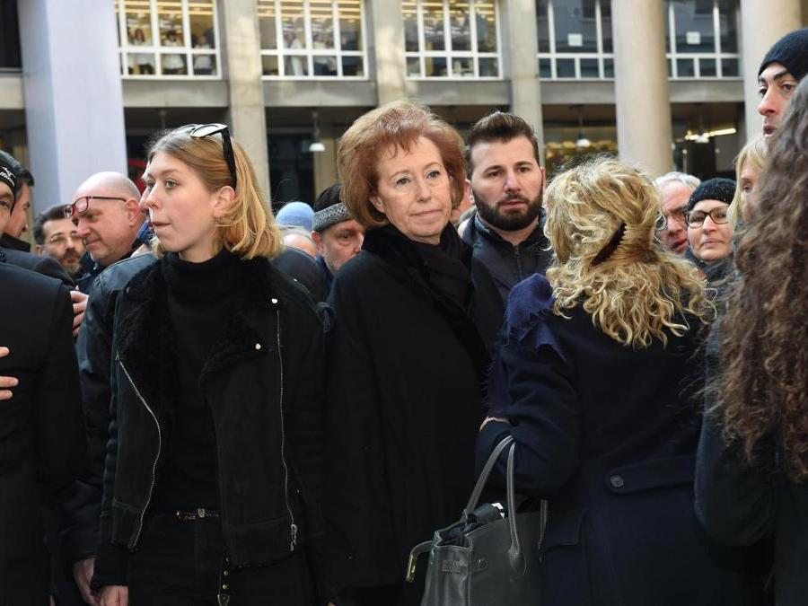 La moglie Letizia con i figli all’arrivo del feretro di Gian Marco Moratti, scomparso a 81 anni, durante i funerali nella chiesa di San Carlo, Milano, 27 febbraio 2018. (ANSA/ Stringer)