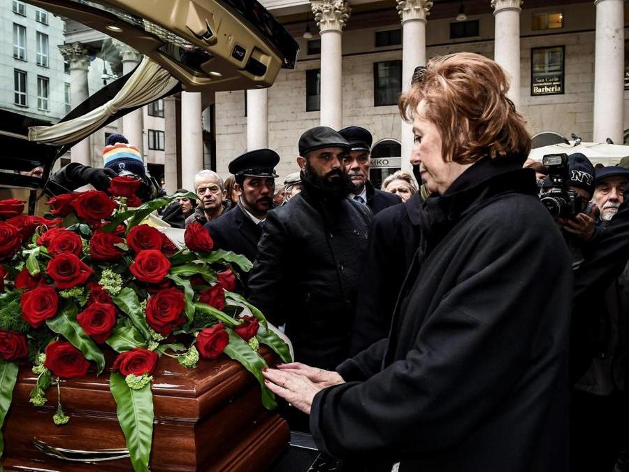 La moglie Letizia ai funerali di Gian Marco Moratti,  scomparso a 81 anni, nella chiesa di San Carlo, Milano, 27 febbraio 2018. (ANSA/ Stringer)