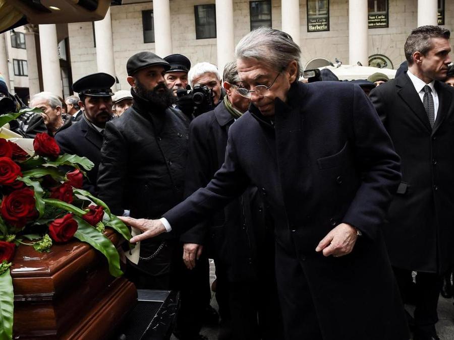 Massimo Moratti ai funerali del fratello, Gian Marco, scomparso a 81 anni, nella chiesa di San Carlo, Milano, 27 febbraio 2018. (ANSA/ Stringer)