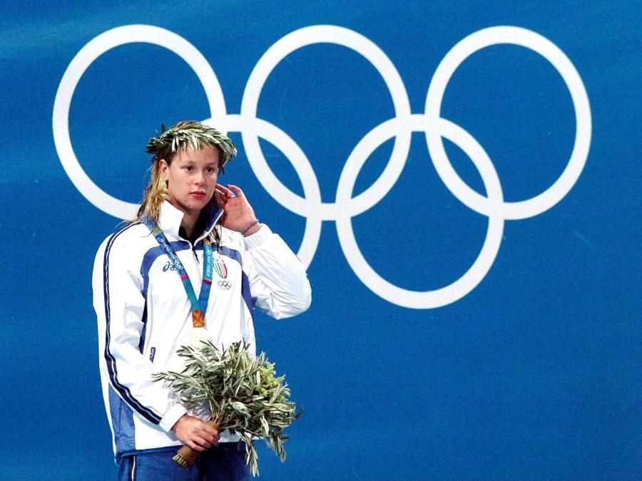 2004. ATENE. OLIMPIADI. Dopo 32 anni dall'exploit di Novella Calligaris, una nuotatrice italiana sale sul podio olimpico. Federica Pellegrini, a soli 16 anni, conquista la medaglia d'argento nei 200 metri stile libero (OLYCOM) 